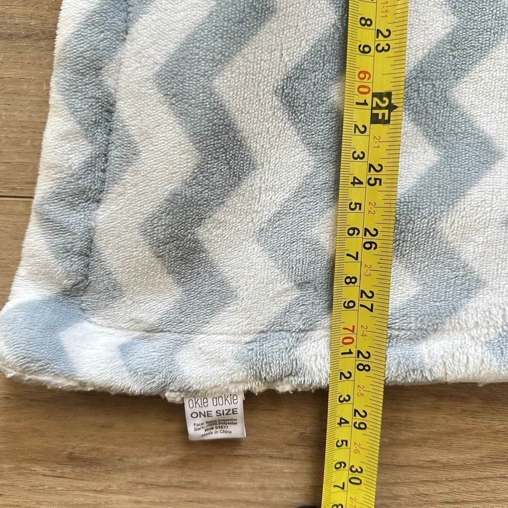 Okie Dokie Baby Blanket Grey White Chevron Fleece Lovey 28x37 Cuddle Cozy‎ VTG